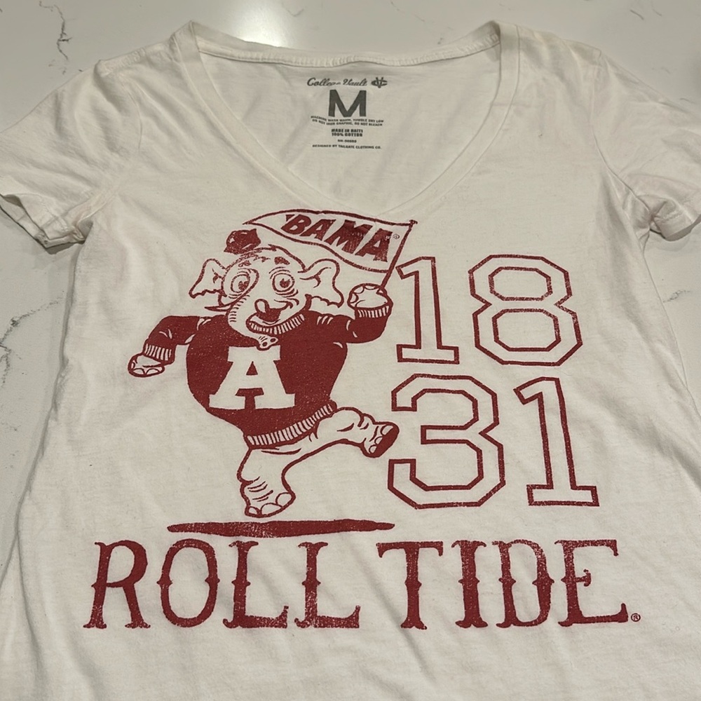 Cute Women’s Alabama Roll Tide Tshirt with Elephant Mascot